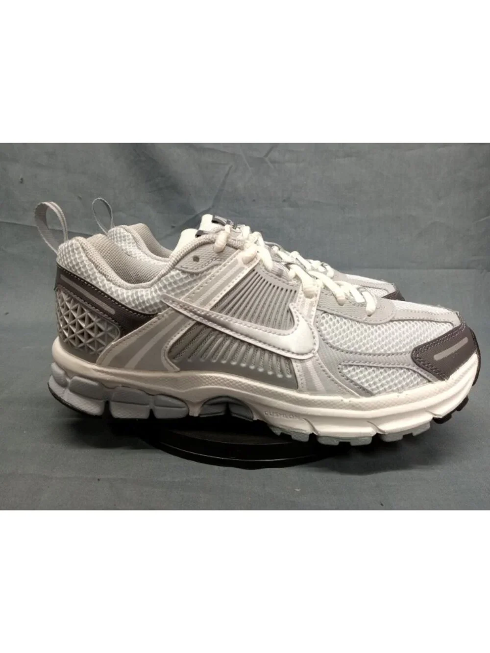 Nike Vomero 5 (GS) Sneakers Mesh Pure Platinum Silver Boys Size 5.5 NEW IN BOX!